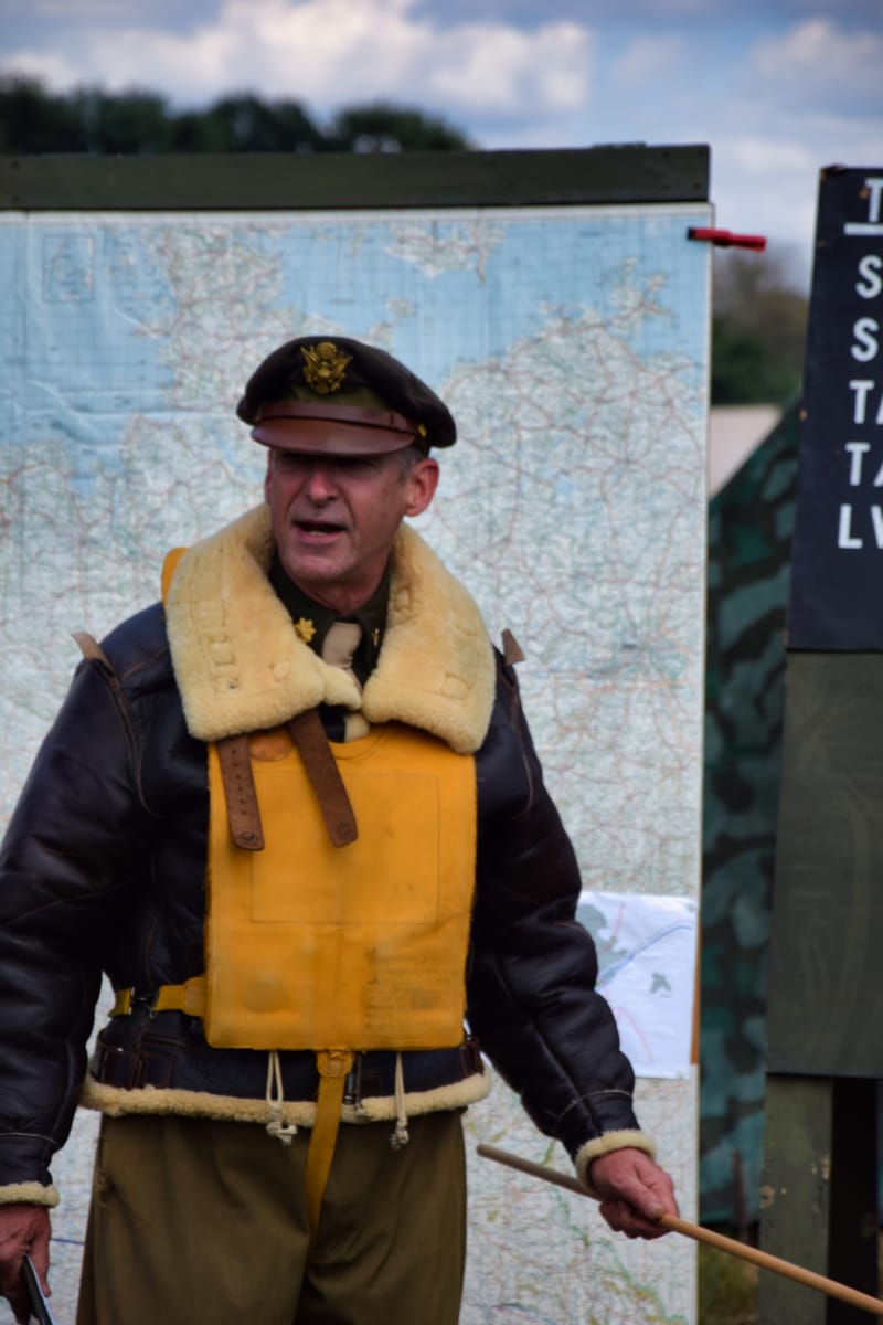 oude leger voertuigen en autos