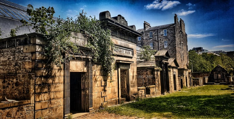 TALES FROM THE OUTLAND(ER)ISH CRYPT KEEPER