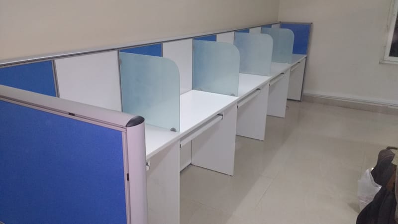 Aluminium frame liner desking