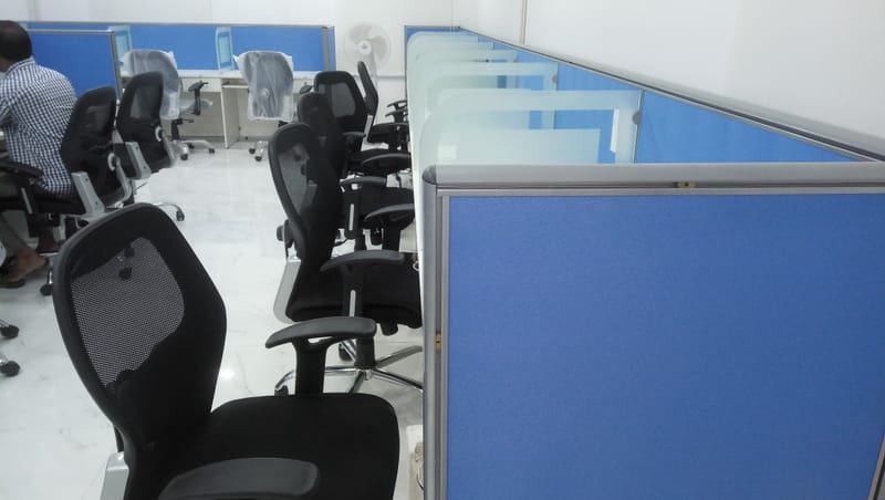 Aluminium frame liner desking