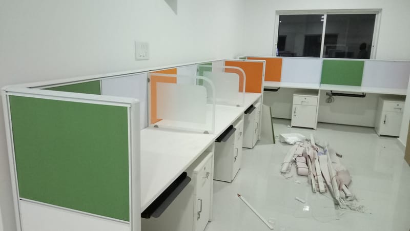 Aluminium frame liner desking