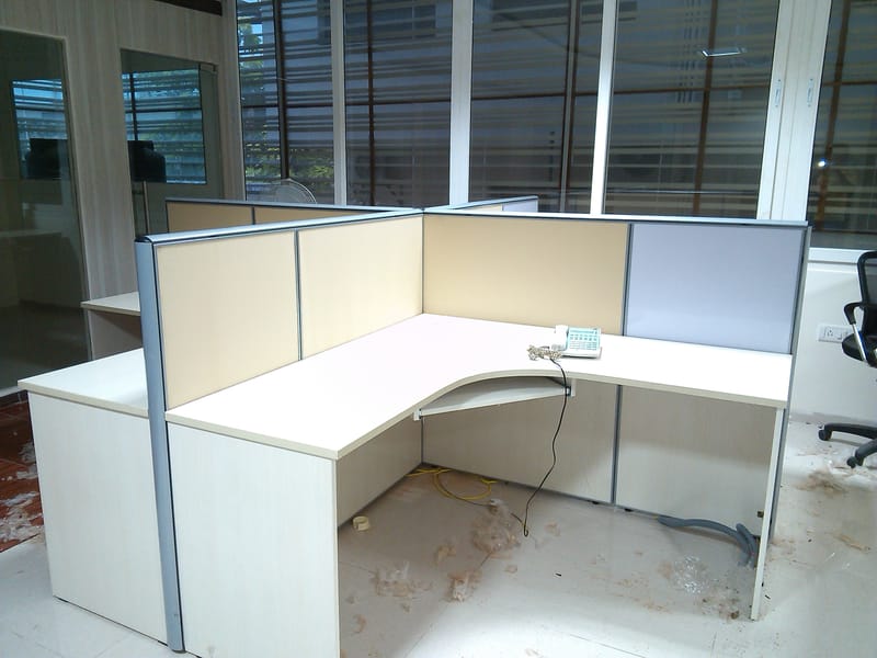 Aluminium Frame Plus shape desking