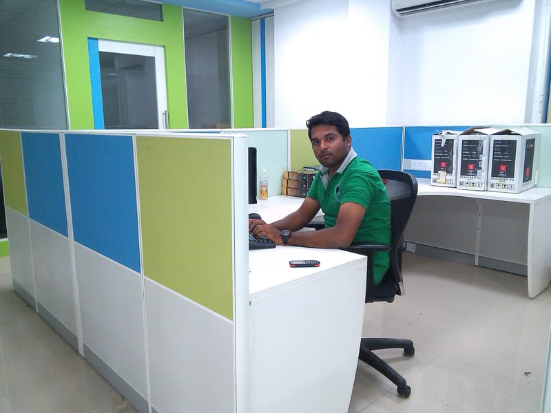 Aluminium Frame Plus shape desking