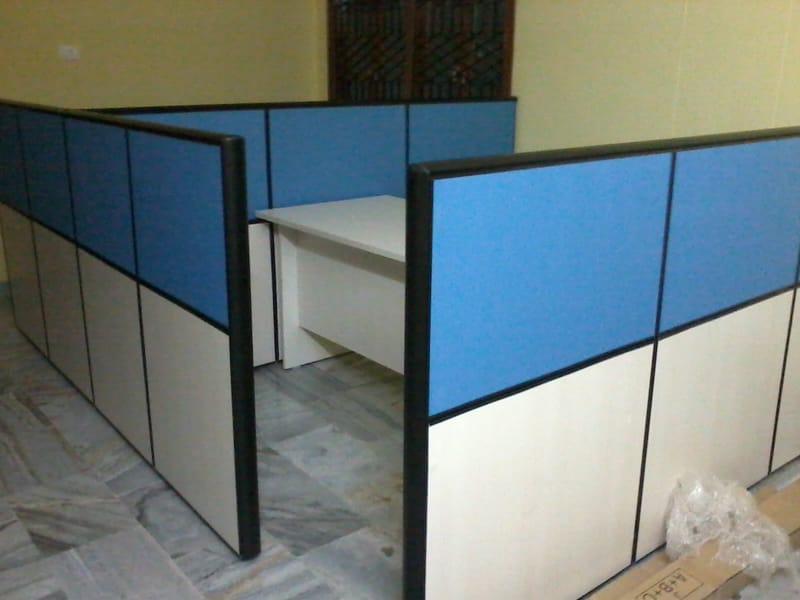 Aluminium frame manager cubicles
