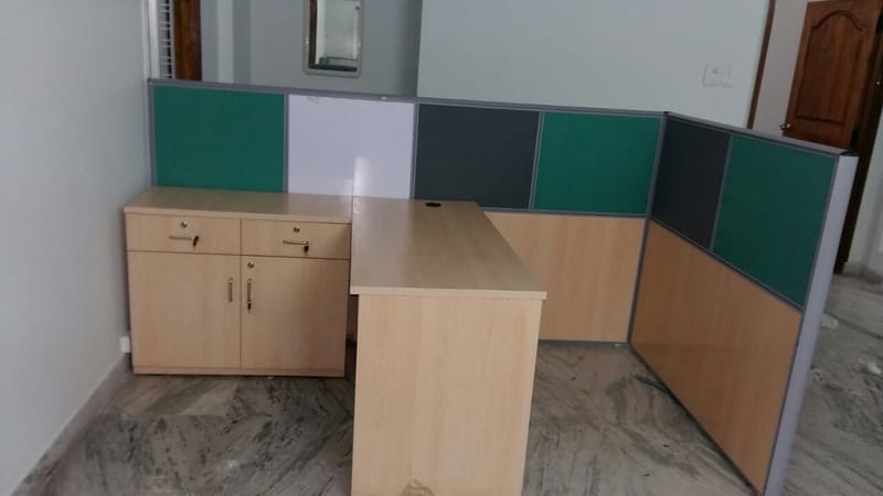 Aluminium frame manager cubicles