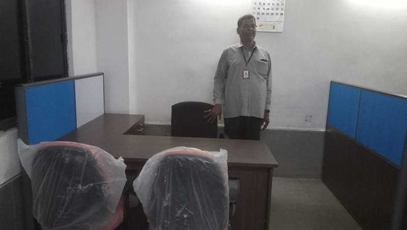 Aluminium frame manager cubicles