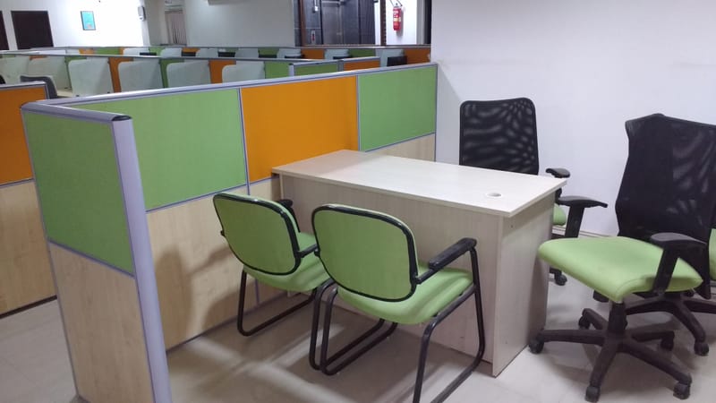 Aluminium frame manager cubicles