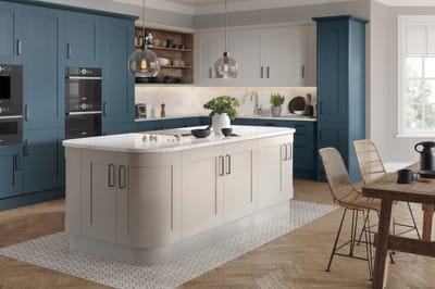 How to furnish a small kitchen without making it dark