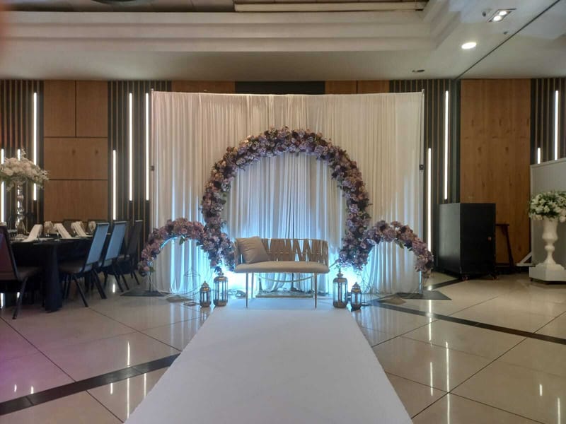 כסא כלה דגם חישוק 1400-1900 ש"ח 