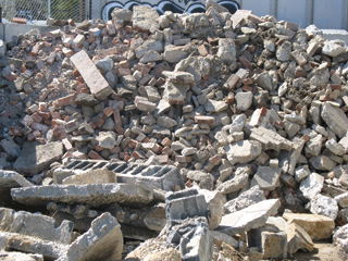 TÖRMELÉK ELSZÁLLÍTÁS