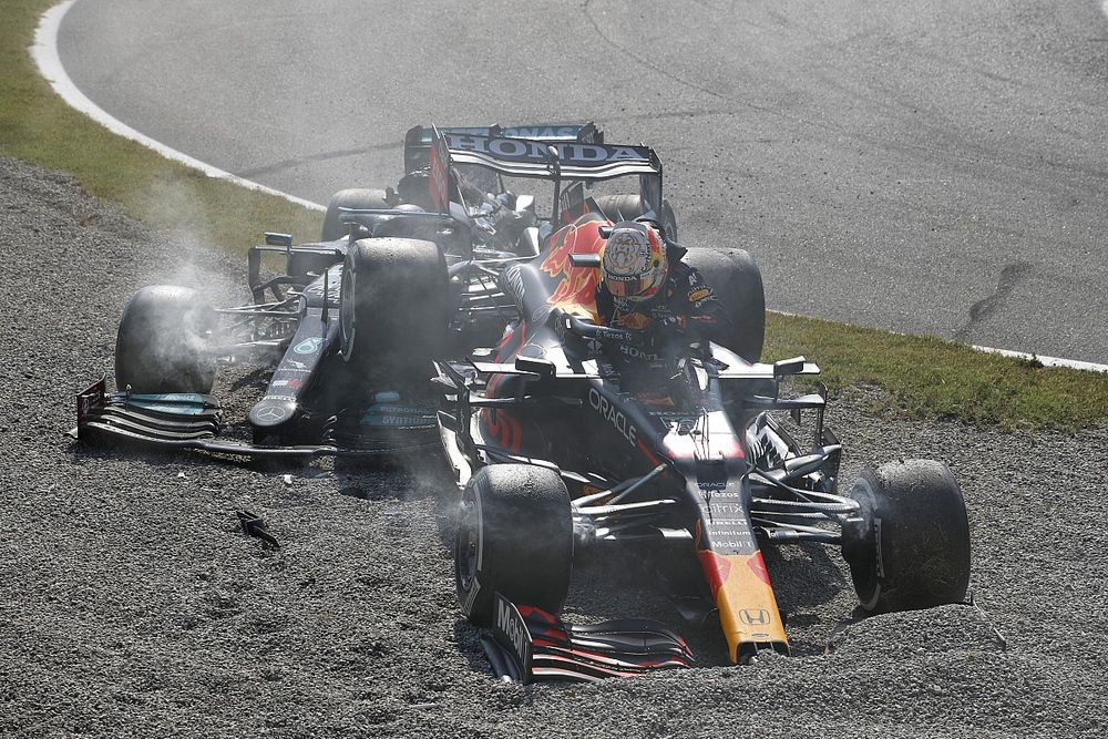 FIA Issues Points Deduction Warning Ahead Of F1 Decider