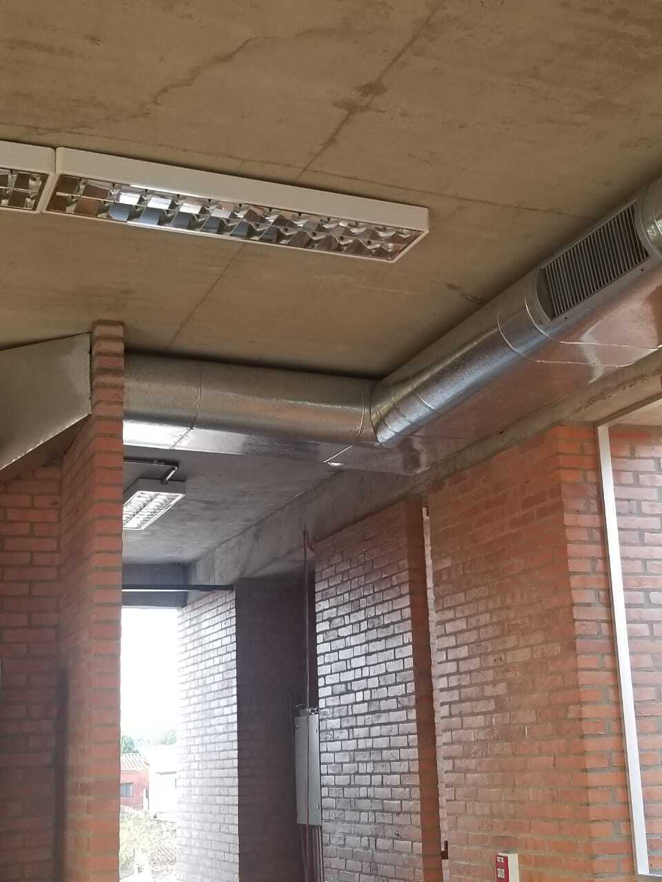 Instalación del sistema de Ducto y equipos de AA Piso/Techo