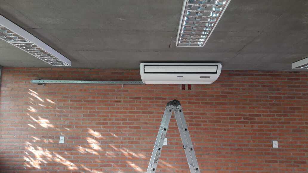 Instalación del sistema de Ducto y equipos de AA Piso/Techo