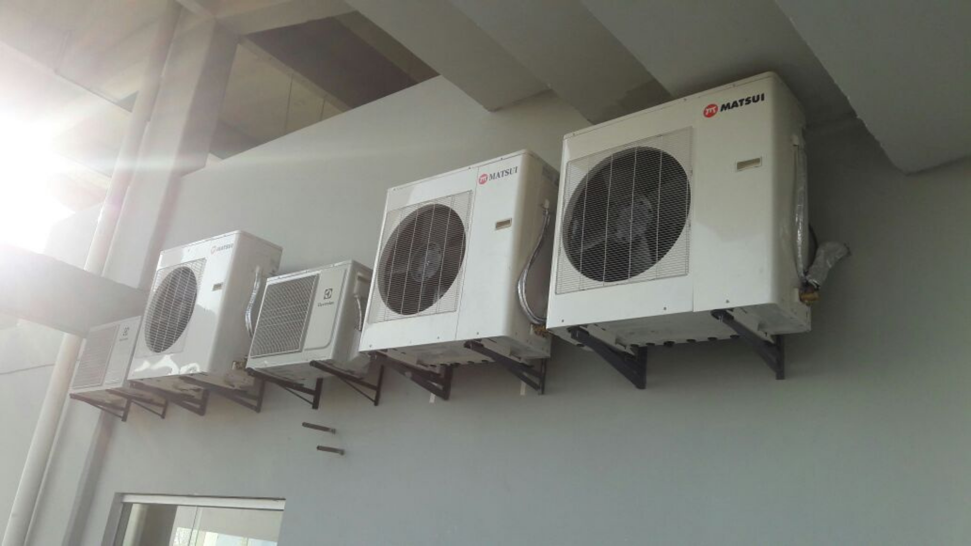 Instalación de equipos Cassette, Piso/Techo y Pared