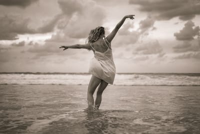 מציאת השקט בתקופות לא בטוחות: 5 טכניקות נשימה לניווט במצבי לחץ