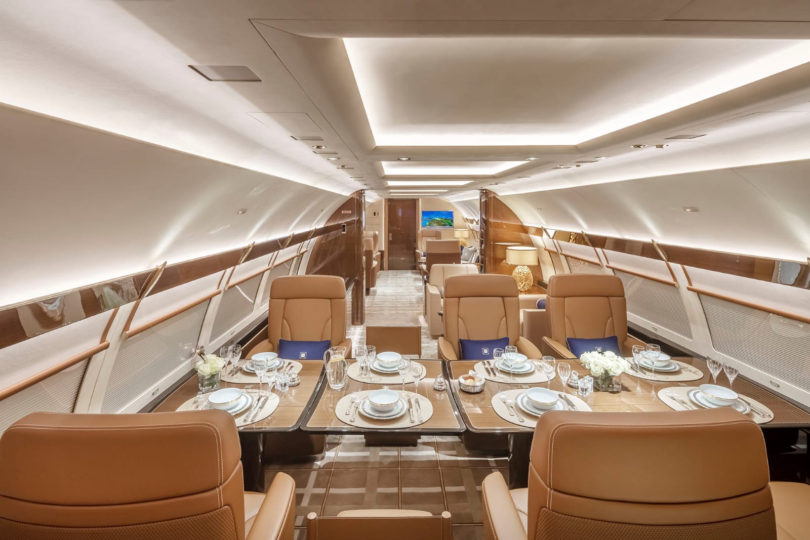 1830 nm Max Range 139 Max Capacity 636 cu ft. Max Baggage