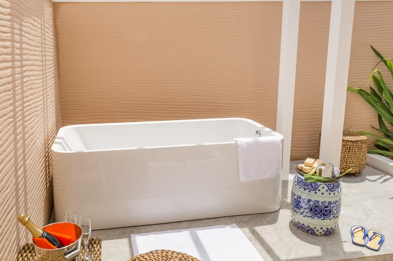 Beach Villa with Pool - SQM: 102