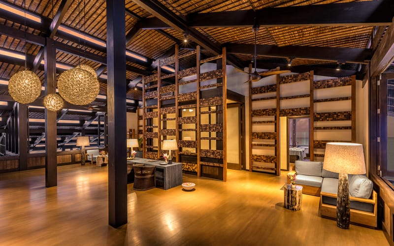 LIVE IN THE LAP OF LUXURY