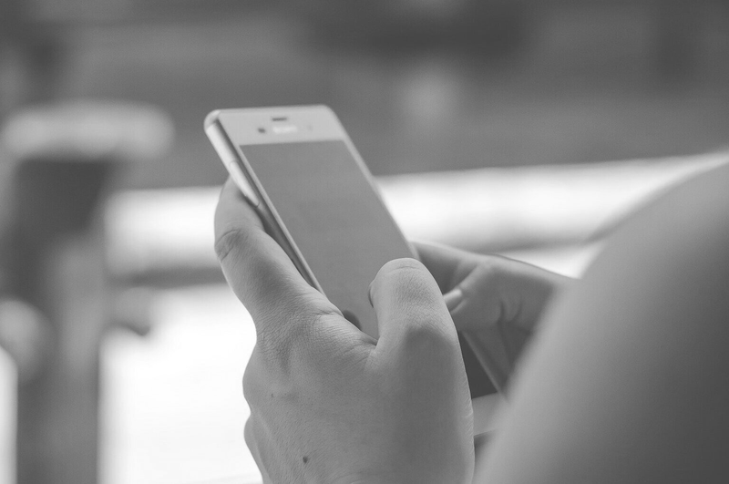 TELA, CONECTOR DE CARGA, BATERIA, MICROFONE, AUTO-FALANTE E ANTENA