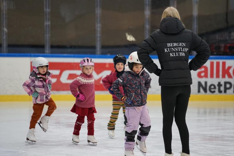 Påmelding til skøyteskolen, ungdomsgruppen og voksengruppen høsten 2024 er åpen