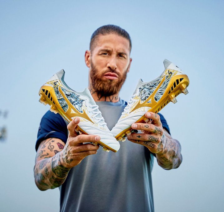 Sergio Ramos サッカーシューズ ホワイト/イエロー 26b6a0784c64.jpg?width=3840&