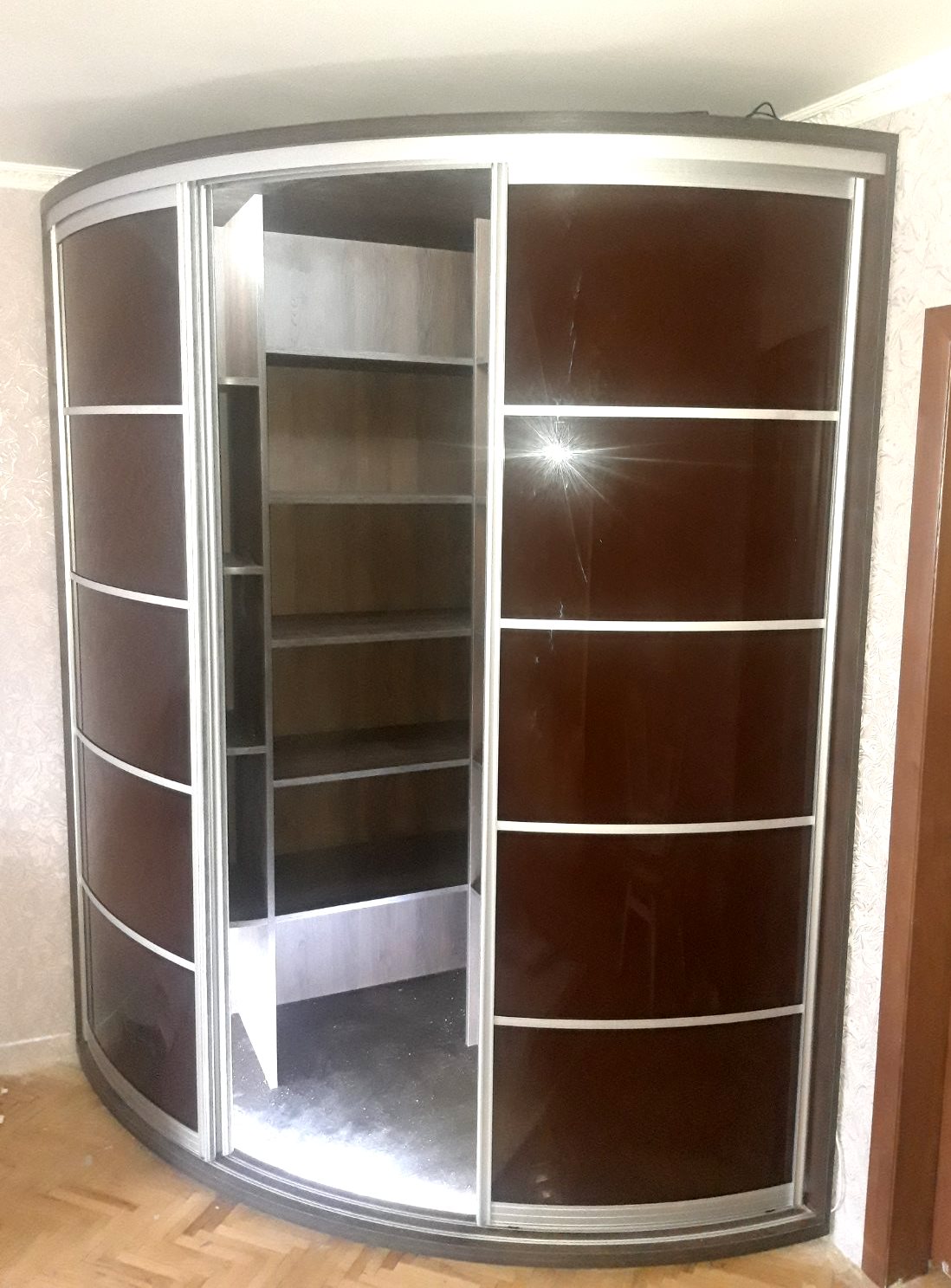 Шафи купе та гардеробні кімнати