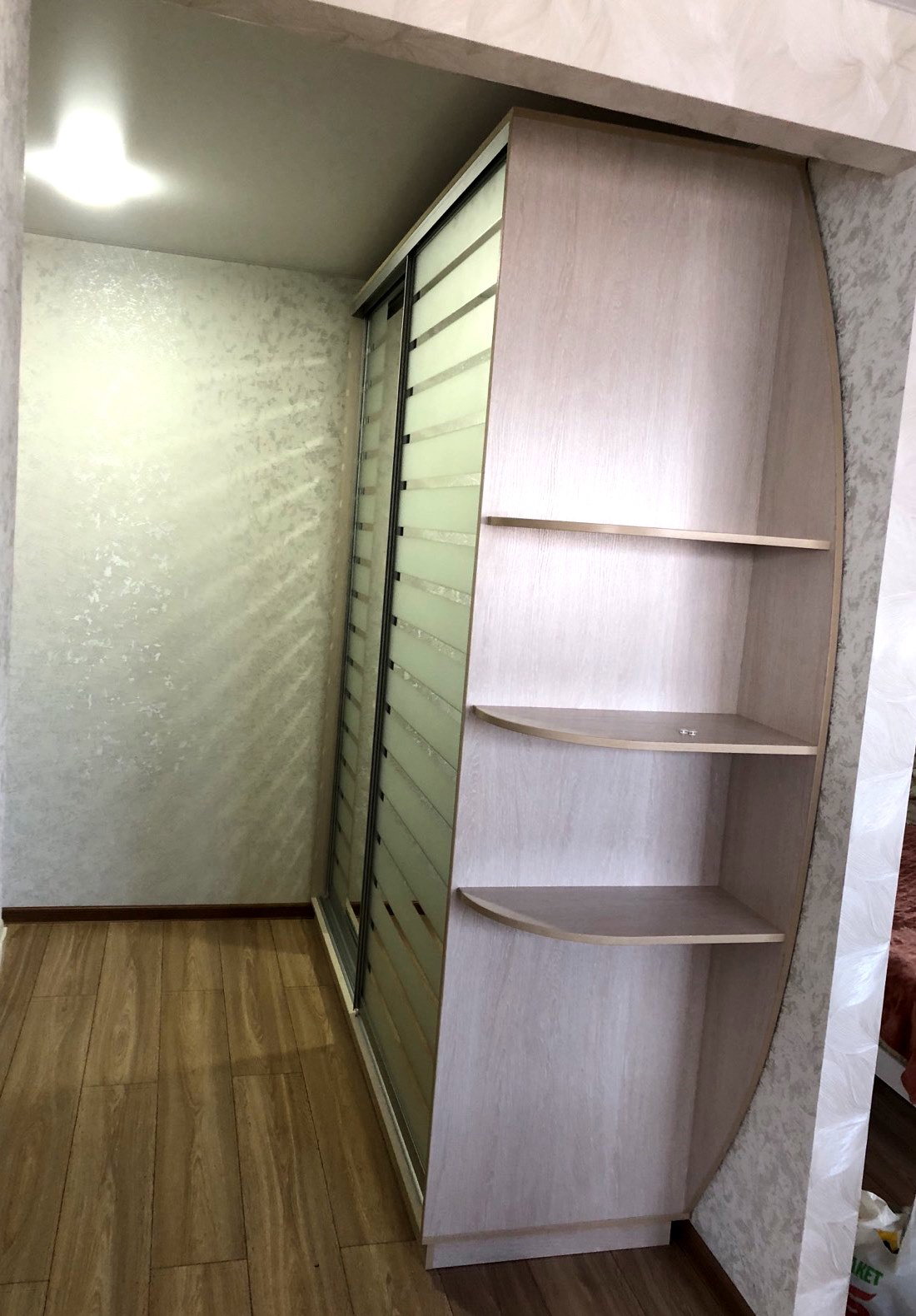 Шафи купе та гардеробні кімнати
