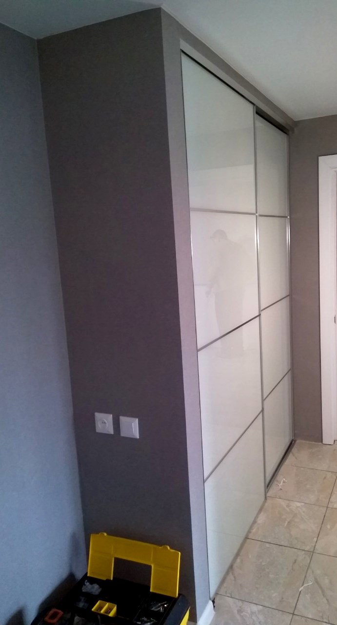 Розсувні системи для шаф купе та міжкімнатних перегородк