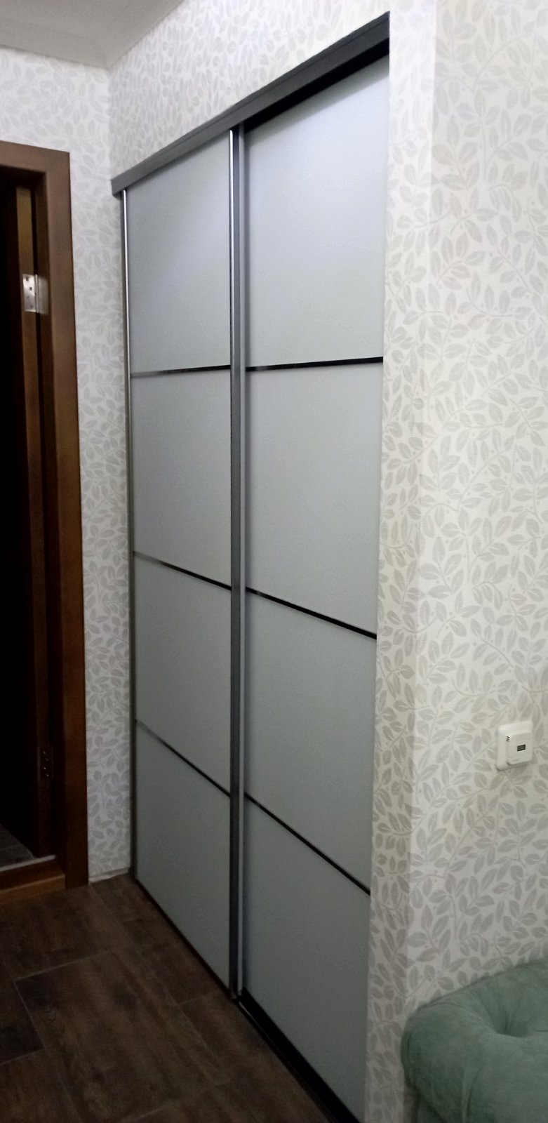 Розсувні системи для шаф купе та міжкімнатних перегородк