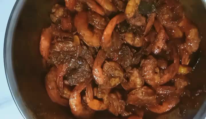 SPICY BLACK PEPPER PRAWNS