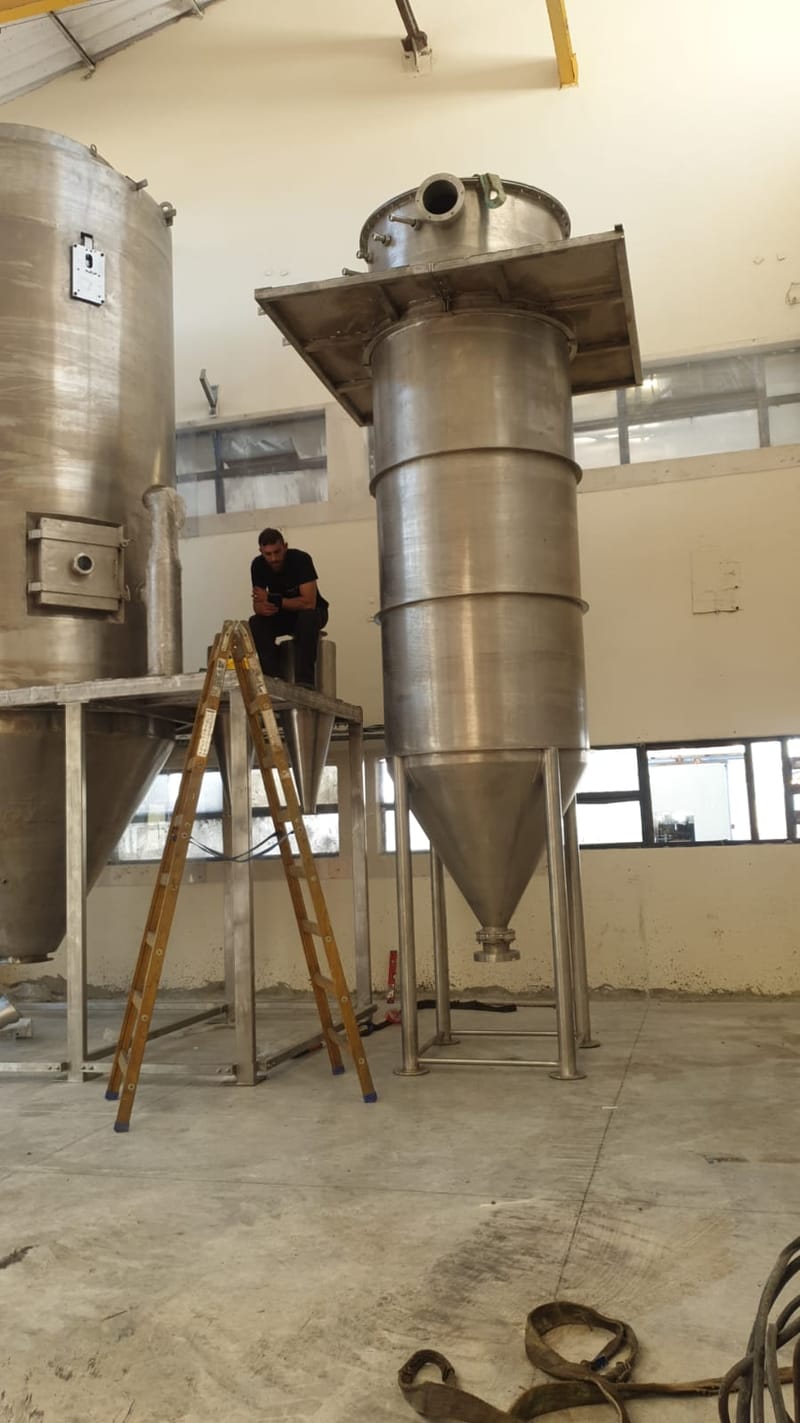 תכנון LAYOUT והתקנת ציוד וצנרת 