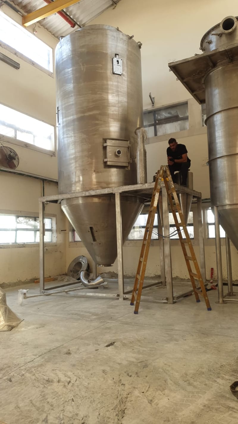 תכנון LAYOUT והתקנת ציוד וצנרת 