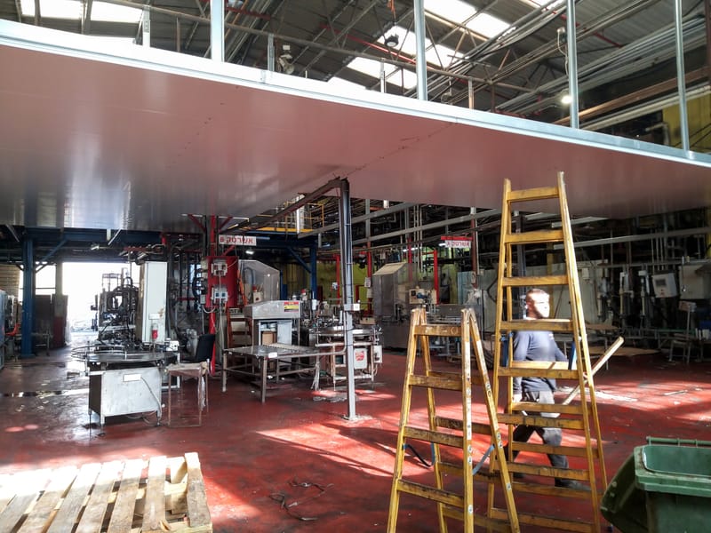 תכנון והתקנת קונסטרוקציה לפאנל מבודד כולל התקנת לוחות פאנל מבודד 