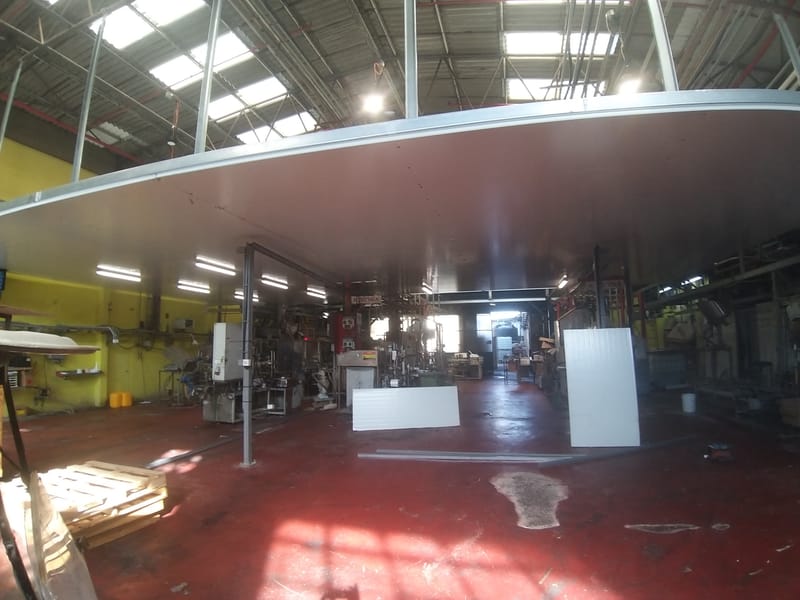 תכנון והתקנת קונסטרוקציה לפאנל מבודד כולל התקנת לוחות פאנל מבודד 