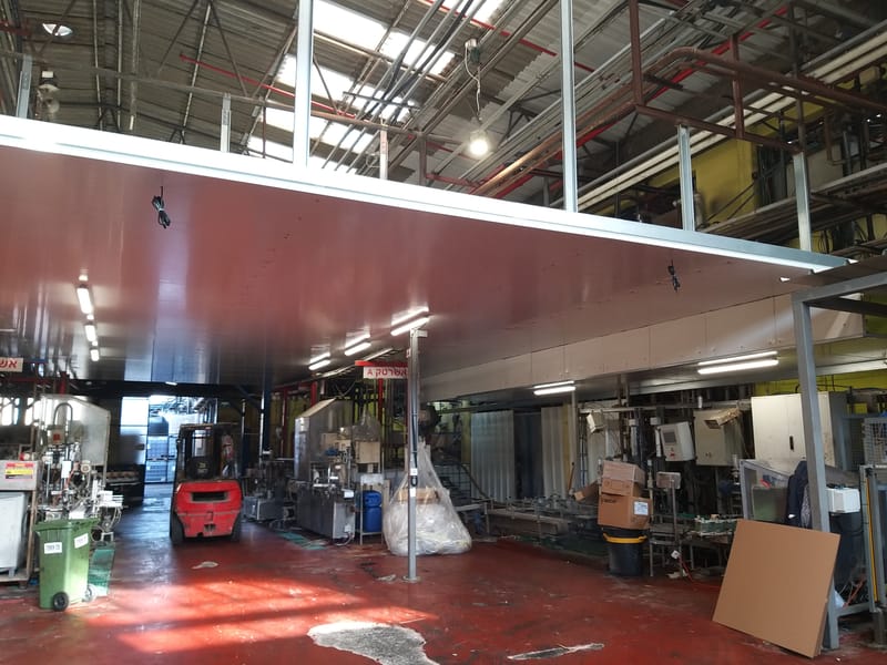 תכנון והתקנת קונסטרוקציה לפאנל מבודד כולל התקנת לוחות פאנל מבודד 