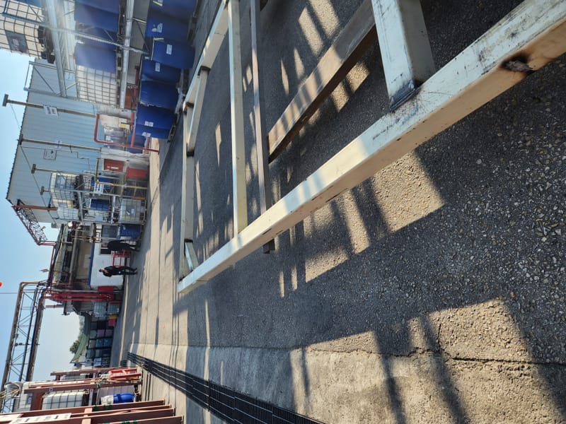 פירוק מתקן והעברה למחלקה חדשה כולל יצור קונסטרוקציה וייצור התקנת מזינים בורגיים