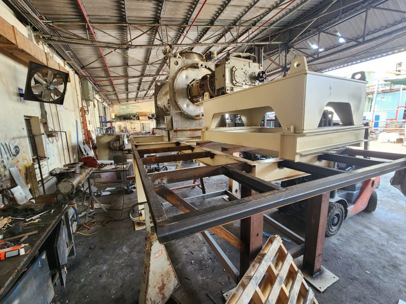 פירוק מתקן והעברה למחלקה חדשה כולל יצור קונסטרוקציה וייצור התקנת מזינים בורגיים