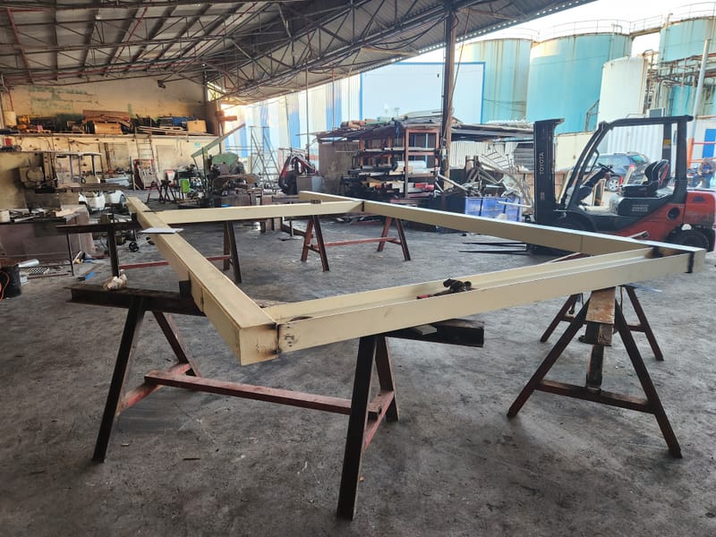 פירוק מתקן והעברה למחלקה חדשה כולל יצור קונסטרוקציה וייצור התקנת מזינים בורגיים