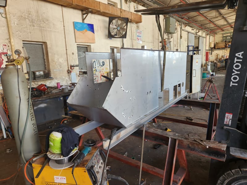 ייצור מסוע לפי תכנון כולל התקנה ואספקה והתקנת תעלות PP 