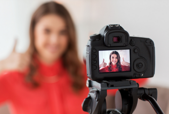 עמידה מול מצלמה