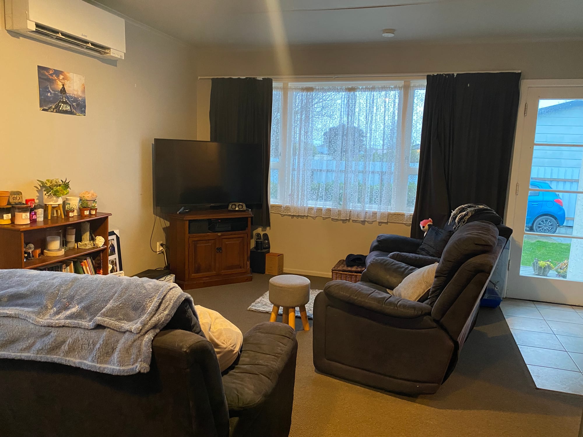 Close to shops and good schools