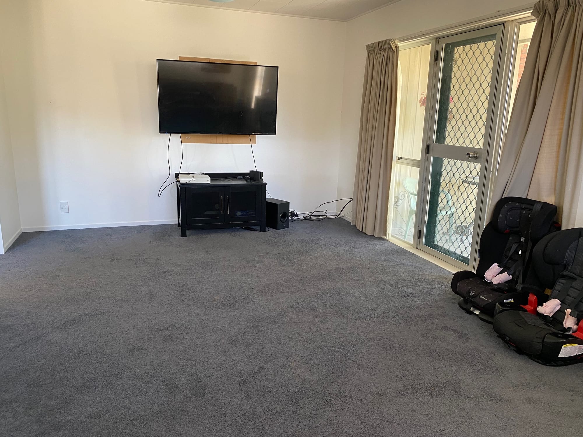 Modern Spacious 2 Bedroom Unit in Nelson Crescent