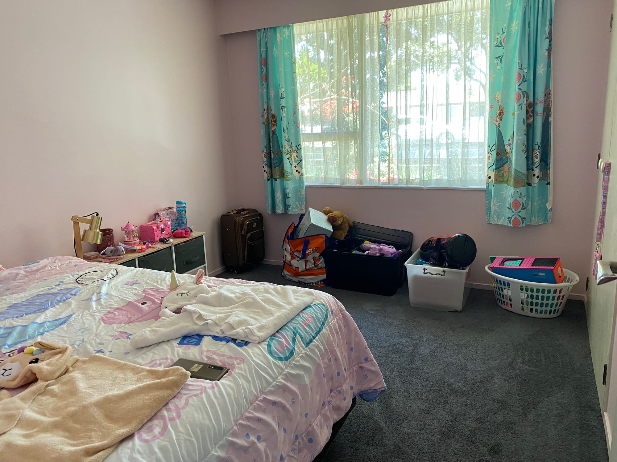 Modern Spacious 2 Bedroom Unit in Nelson Crescent