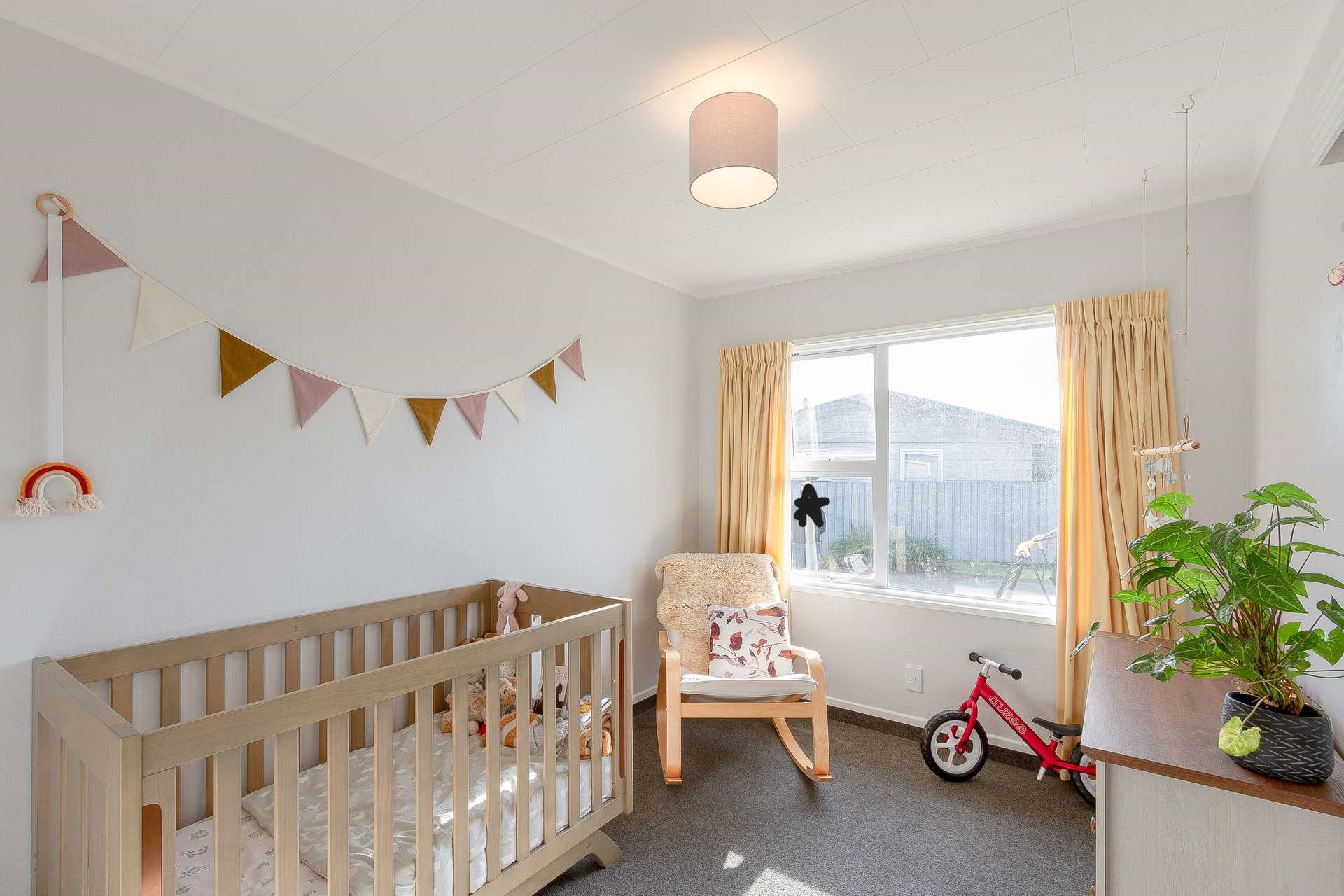 Modernised 3 Bedroom in Tamatea