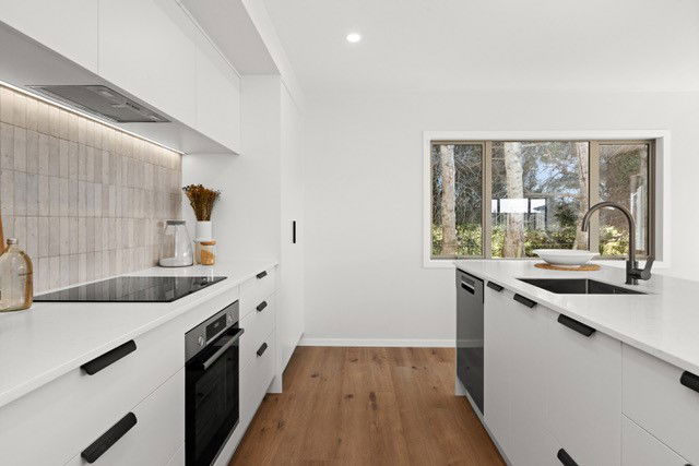 New, sunny, indoor/outdoor flow what more could you ask for