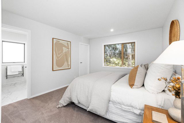 New, sunny, indoor/outdoor flow what more could you ask for