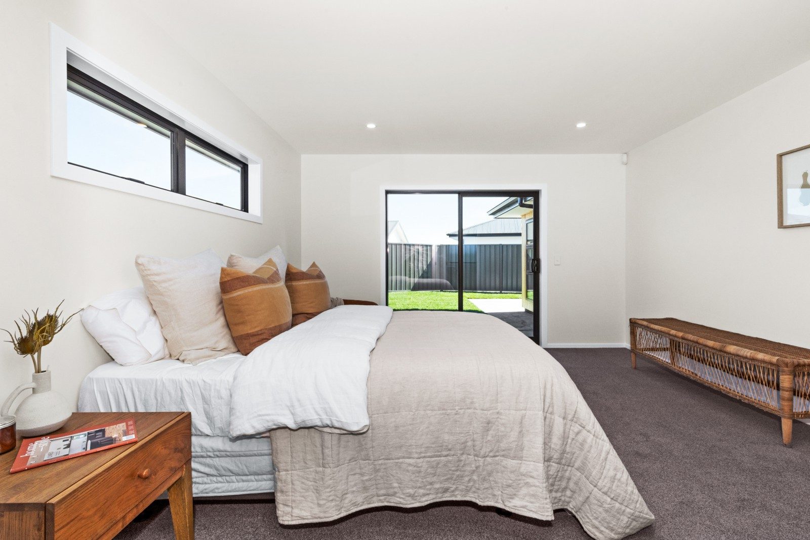 Modern, sunny, private and great location