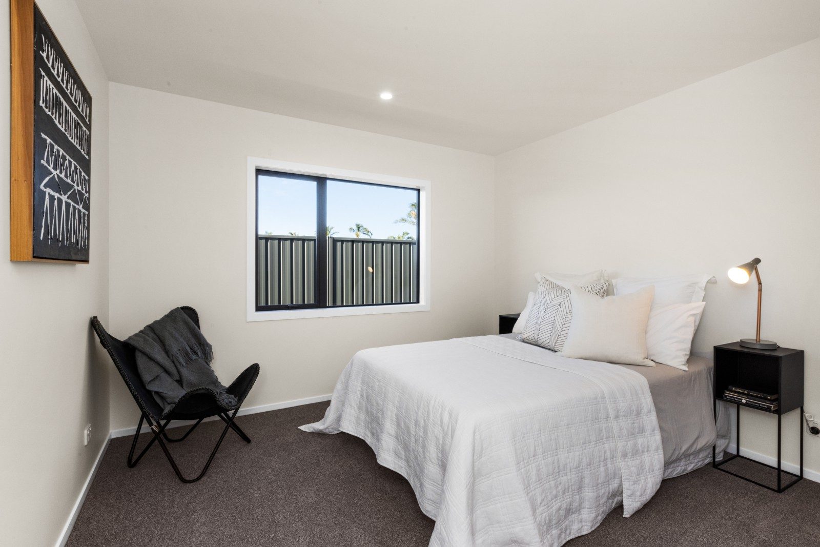 Modern, sunny, private and great location