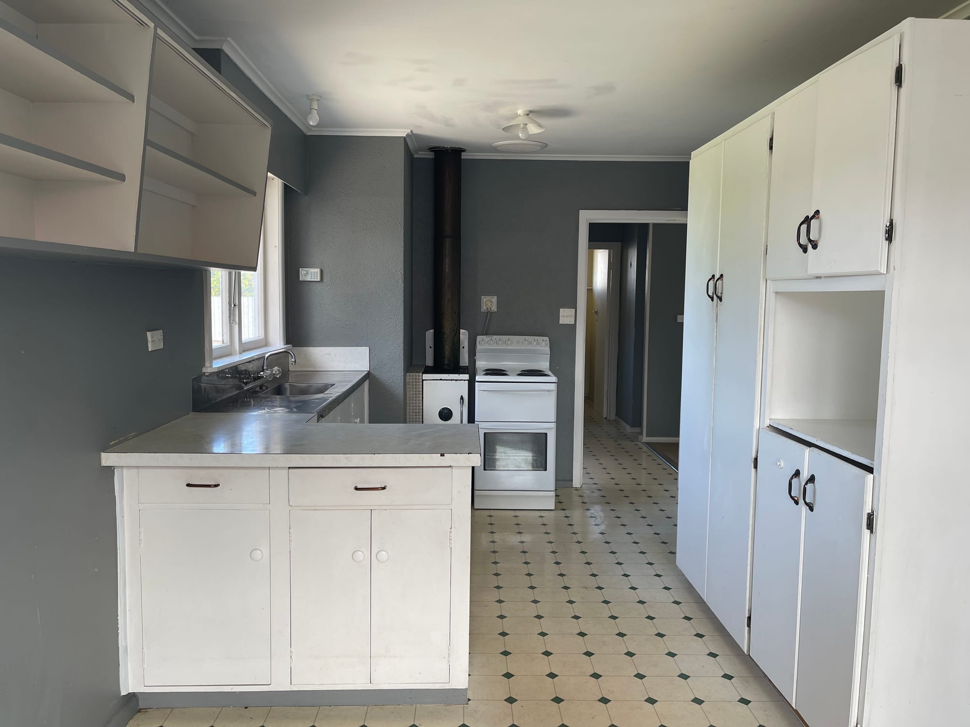 Sunny and Spacious Family Home