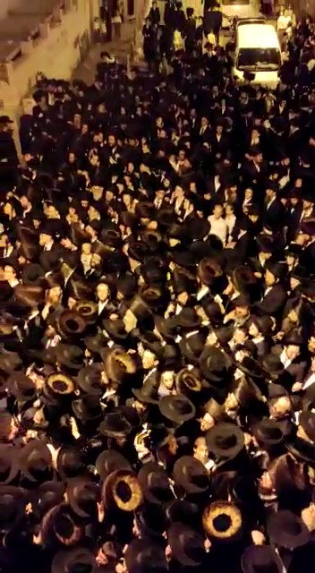 גוי תיעד את האלפים ממתינים לשר התורה